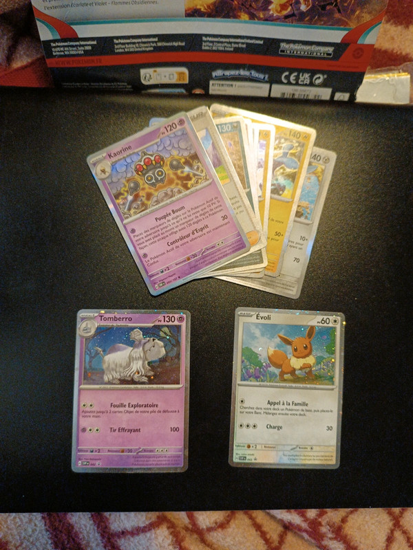 Lot de 60 Cartes Pokémon avec 5 cartes holographiques