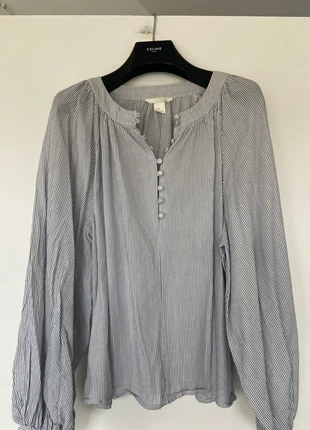 Blouse à fines rayures bleues – Taille 38, marke: H&M, zustand: Sehr gut, größe: M / 38 / 10, 6,00 €, 7,00 € inklusive Vinted-Käuferschutz