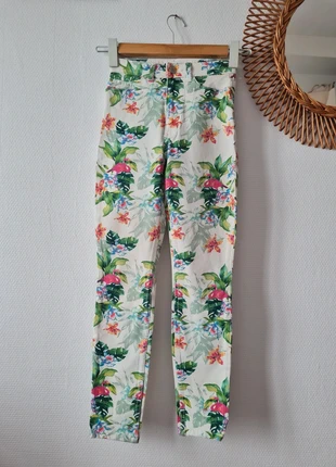 Jeans à fleurs American Apparel, marca: American Apparel, estado: Muy bueno, tamaño: XXS / 32 / 4, 25,00 €, 26,95 € Protección al comprador incluida