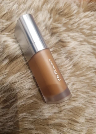 Rem Beauty fondotinta, marque: r.e.m beauty, état: Neuf avec étiquette, 6,00 €, 7,00 € Protection acheteurs incluse