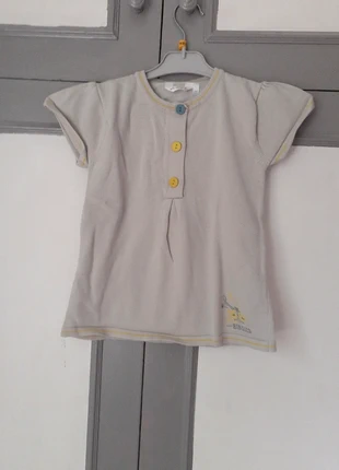 Tee-shirt fantaisie , merk: Kid Kanai, staat: Heel goed, maat: 5 jaar / 110 cm, € 1,00, € 1,75 inclusief Kopersbescherming