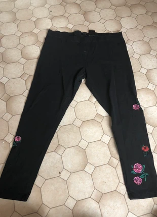 Broek met bloemenprint, marca: M&S Mode, estado: Muy bueno, tamaño: XL / 42 / 14, 1,50 €, 2,28 € Protección al comprador incluida