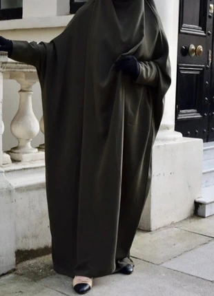 Large abaya saoudienne kaki, marke: ahd london, zustand: Neu, größe: Sonstige, 15,00 €, 16,45 € inklusive Vinted-Käuferschutz