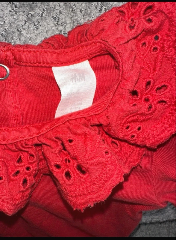 Bodie manches longues rouge avec col Claudine en dentelle H&M - photo numéro 2