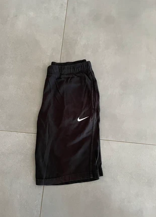 Short Nike, marque: Nike, état: Très bon état, taille: M, 10,00 €, 11,20 € Protection acheteurs incluse