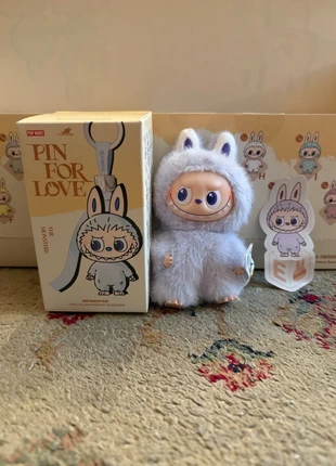 Popmart Labubu Pin for Love - E, marca: POPMART, estado: Novo sem etiquetas, €24.99, €26.94 inclui Proteção do Comprador
