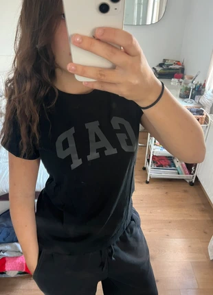 T-shirt GAP Noir, merk: GAP, staat: Nieuw zonder prijskaartje, maat: M / 38 / 10, € 5,00, € 5,95 inclusief Kopersbescherming