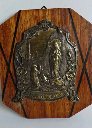 Plaque murale ancienne N.D. de Lourdes - Métal cuivre sur support bois, brand: Religion, condition: Very good, €7.20, €8.26 includes Buyer Protection