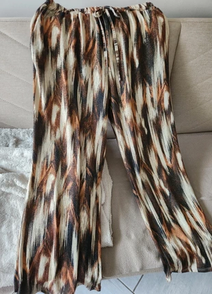 Pantalon tres large, marque: Made In Italy, état: Neuf sans étiquette, taille: 4XL / 48 / 20, 10,00 €, 11,20 € Protection acheteurs incluse