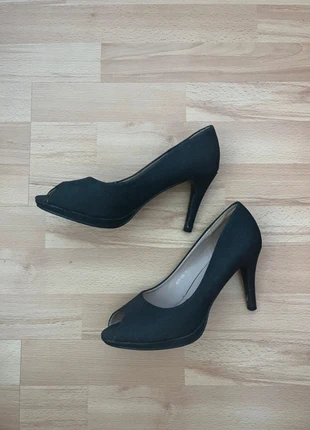 Saltos altos pretos brilhantes, marca: CHC-Shoes, estado: Muito bom, tamanho: 40, €15.00, €16.45 inclui Proteção do Comprador