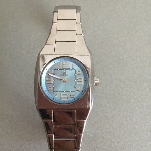 Reloj de mujer con esfera azul de la firma Breil