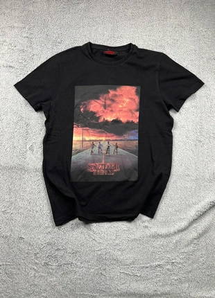 T-shirt Stranger Things noir S vintage série culte Netflix streetwear, brand: Stranger Things, condition: Very good, size: S, €7.90, €9.00 includes Buyer Protection