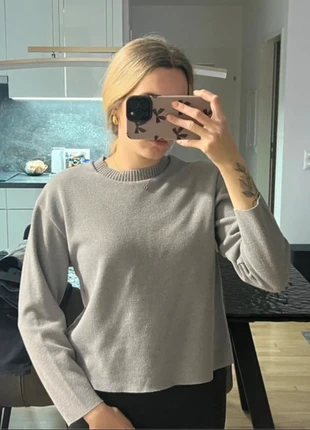 Grauer Zara Pullover, marke: Zara, zustand: Gut, größe: S / 36 / 8, 4,50 €, 4,93 € inklusive Vinted-Käuferschutz