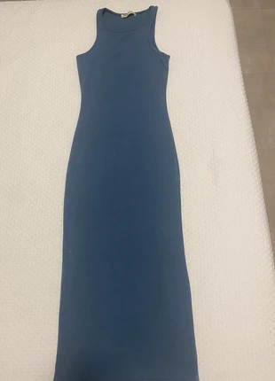Vestido midi manga sisa ajustado , marque: Pull & Bear, état: Très bon état, taille: XS / 34 / 6, 6,00 €, 7,00 € Protection acheteurs incluse