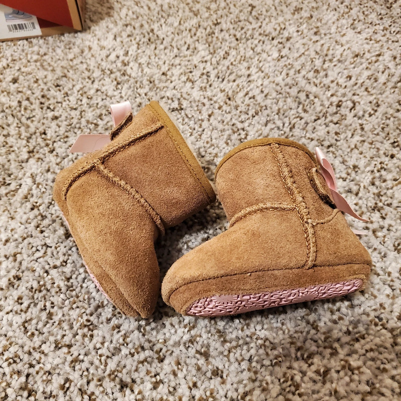 Ugg boots size 0/1c 2