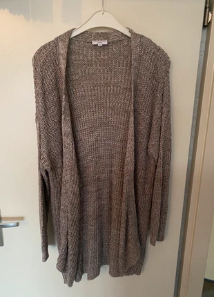 Beige crèmekleurig vest, merk: Trend, staat: Heel goed, maat: XL / 42 / 14, € 5,00, € 5,95 inclusief Kopersbescherming