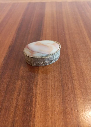 Boite ancienne argent gravé et pierre incrustée, marca: Argent, estado: Muito bom, €20.00, €21.70 inclui Proteção do Comprador