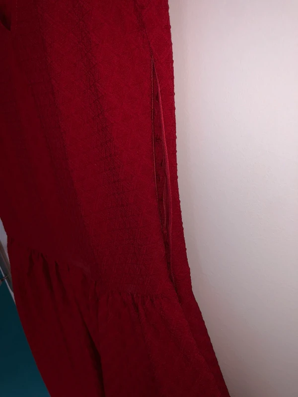 Robe rouge élégante - photo numéro 4