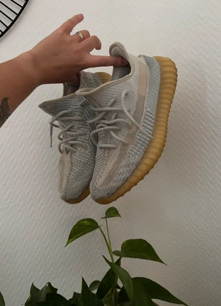 Yeezy boost 350 Adidas, marke: adidas, zustand: Gut, größe: 40, 45,00 €, 47,95 € inklusive Vinted-Käuferschutz