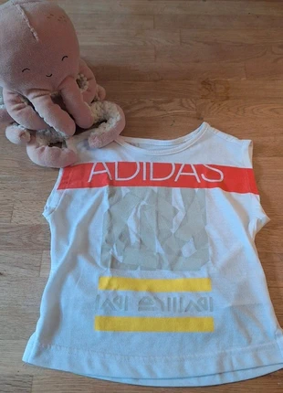 Shirt #Adidas, merk: adidas, staat: Heel goed, maat: 3 jaar / 98 cm, € 2,50, € 3,33 inclusief Kopersbescherming
