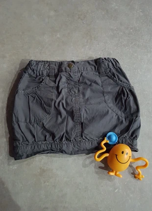 Jupe grise , brand: Kid Kanai, condizioni: Ottime, taglia: 18-24 mesi / 86 cm, €1.00, €1.75 include la Protezione acquisti