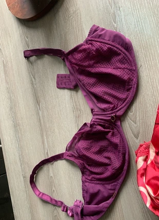 Soutien gorge, marque: Chantelle, état: Très bon état, taille: 105D, 15,00 €, 16,45 € Protection acheteurs incluse