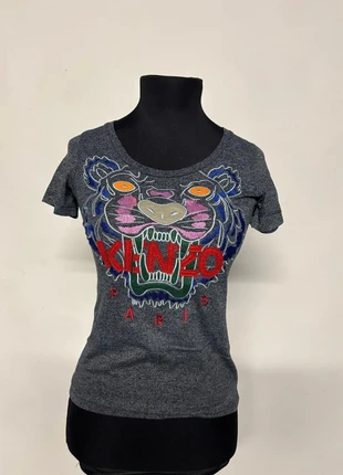 Kenzo Tee, brand: Kenzo, condizioni: Nuovo senza cartellino, taglia: S / IT 40 / EU 36, €24.99, €26.94 include la Protezione acquisti