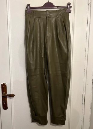 Pantalon taille haute similicuir Mango, marque: Mango, état: Neuf sans étiquette, taille: XXS / 32 / 4, 2,95 €, 3,80 € Protection acheteurs incluse