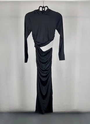 Vestito nero Zara con cappuccio e cut-out – taglia M, brand: Zara, condizioni: Nuovo con cartellino, taglia: M / IT 42 / EU 38, €15.00, €16.45 include la Protezione acquisti