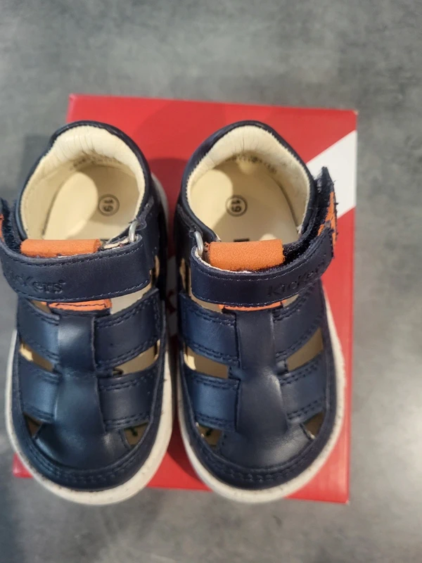 Chaussures garçon Kickers neuve - photo numéro 3