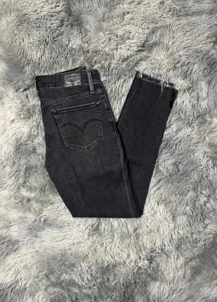 Jean Levi's 711 Skinny Noir W26 Femme/Women JEA049, marque: Levi's, état: Très bon état, taille: S / 36 / 8, 20,00 €, 21,70 € Protection acheteurs (Pro) incluse