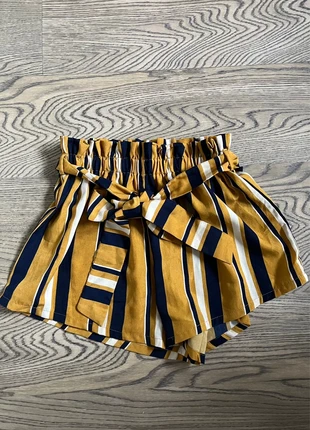 Short rayé Shein, marque: Shein, état: Très bon état, taille: XS / 34 / 6, 2,00 €, 2,80 € Protection acheteurs incluse