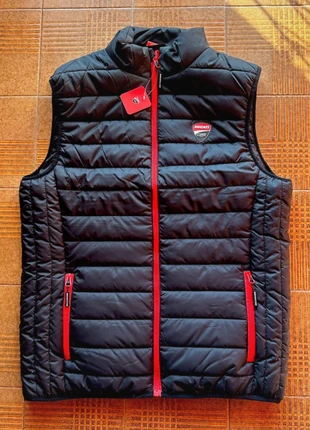 gilet Ducati originale, brand: Ducati, condizioni: Nuovo con cartellino, taglia: L, €48.00, €51.10 include la Protezione acquisti