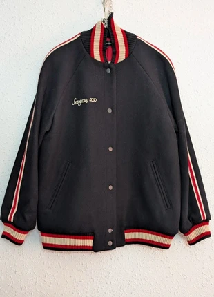 Chaqueta varsity Zara East Village Apt #3849 NYC bordada, negro y beige con ribetes rojos, marca: Zara, estado: Nuevo sin etiquetas, tamaño: M / 38 / 10, 55,90 €, 59,40 € Protección al comprador incluida