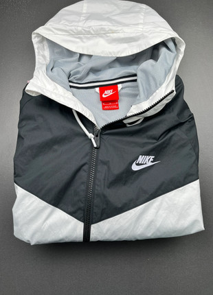 Manteau Nike blanc noir M, marque: Nike, état: Très bon état, taille: M, 27,00 €, 29,05 € Protection acheteurs incluse