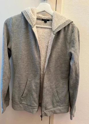 Veste zippée grise doublée en polaire, brand: Kiabi, condizioni: Ottime, taglia: S / IT 40 / EU 36, €7.00, €8.05 include la Protezione acquisti