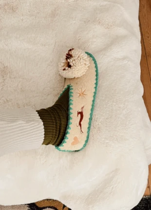 Chaussons à pompon en laine naturelle, marque: spiti hêlios, état: Neuf avec étiquette, taille: 38, 49,00 €, 52,15 € Protection acheteurs incluse