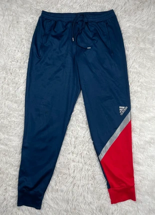 Jogging adidas parfait état bleu et rouge - Taille : M / 2020, marke: adidas, zustand: Sehr gut, größe: M, 16,90 €, 18,45 € inklusive Vinted-Käuferschutz
