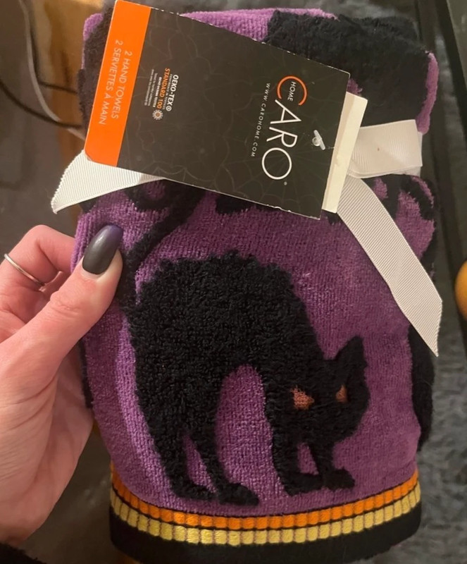 Caro cat towels NWT 1