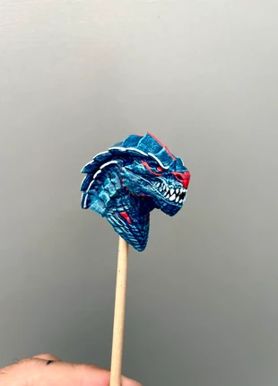 Mythic legions 1.0 size dragon head painted, merk: Dragon, staat: Nieuw zonder prijskaartje, maat: Prematuur, tot 44 cm, € 20,00, € 21,70 inclusief Kopersbescherming