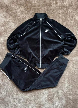 Nike ensemble velours noir – Taille M – Streetwear rétro – Unisexe comfy, marke: Nike, zustand: Sehr gut, größe: M, 69,90 €, 74,10 € beinhaltet Vinted-Käuferschutz Pro