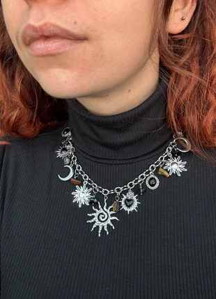 Collier xxl à charms et pierres naturelles fait main, marque: Fait Main, état: Neuf avec étiquette, 20,00 €, 21,70 € Protection acheteurs (Pro) incluse
