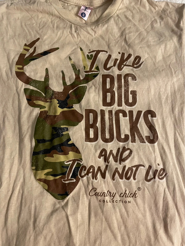 Women’s camo deer graphic shirt 2