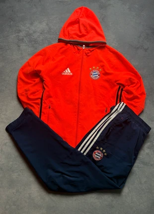 Bayern München Tracksuit Gr.XS, L, brand: adidas, condizioni: Ottime, taglia: L, €44.99, €47.94 include la Protezione acquisti