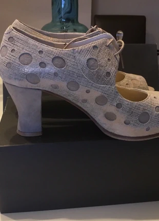 Pumps mt 37, merk: petalo, staat: Heel goed, maat: 37, € 15,00, € 16,45 inclusief Kopersbescherming