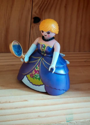 Playmobil personnage princesse couleur violette, brand: Playmobil, condition: Good, size: One size, €3.00, €3.85 includes Buyer Protection