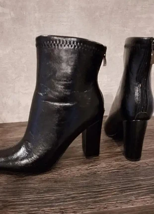 Bottines chaussettes noires brillantes à talon, brand: Vintage Love, condition: Very good, size: 40, €76.00, €80.50 includes Buyer Protection Pro