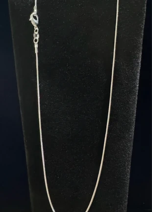 Zilveren ketting 65 cm lang. Schakel 1 mm breed, merk: ZILVER, staat: Nieuw zonder prijskaartje, € 7,50, € 8,58 inclusief Kopersbescherming