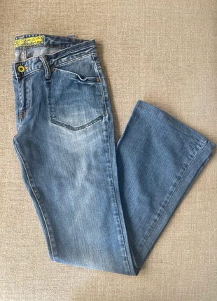 Denim flare jeans vintage, merk: Local, staat: Heel goed, maat: M / 38 / 10, € 9,95, € 11,15 inclusief Kopersbescherming