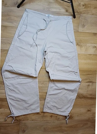 Pantalon En Toile Large Femme Beige, marca: Pull & Bear, estado: Muito bom, tamanho: S / 36 / 8, €14.99, €16.44 inclui Proteção do Comprador